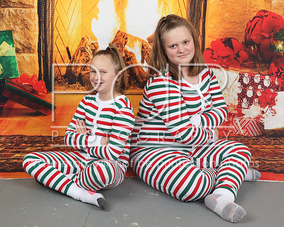 2022_Christmas_LStewart-25