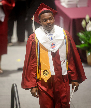2025_Graduation_Terry-1046
