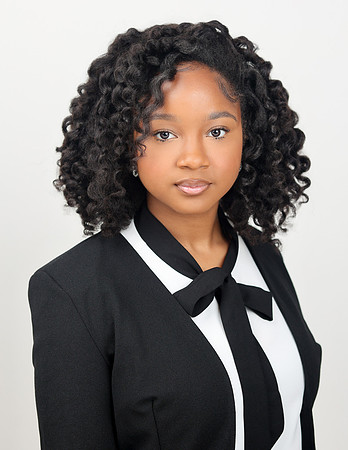 2025_Headshots_Shelby-19