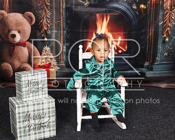 2024_Christmas_Mercedes Thomas-10