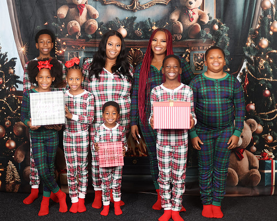 2024_Christmas_Shaniqua-7
