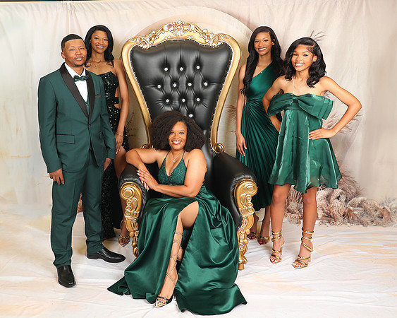 2025_Family_Makinnah Jones-1