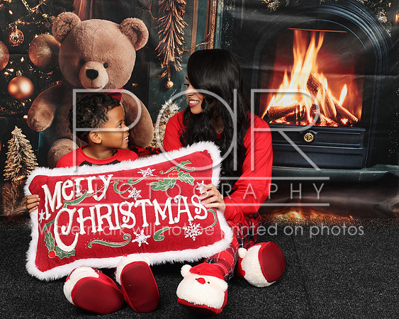2024_Christmas_Kenda-7