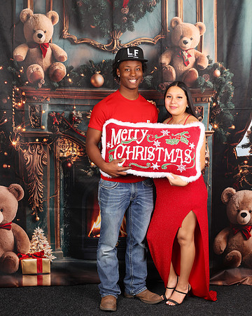 2024_Christmas_Maternity_Emily-28