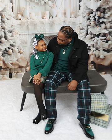2024_Christmas_Zaniyah-17