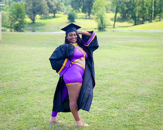 2025_Grad_Maddy-74