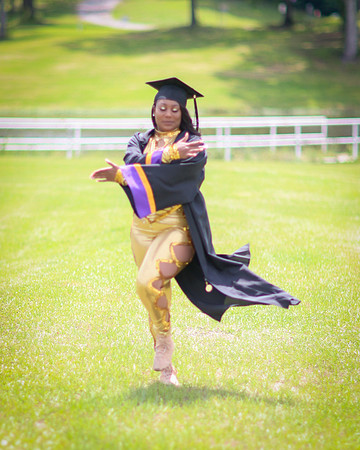 2025_Grad_Maddy-51