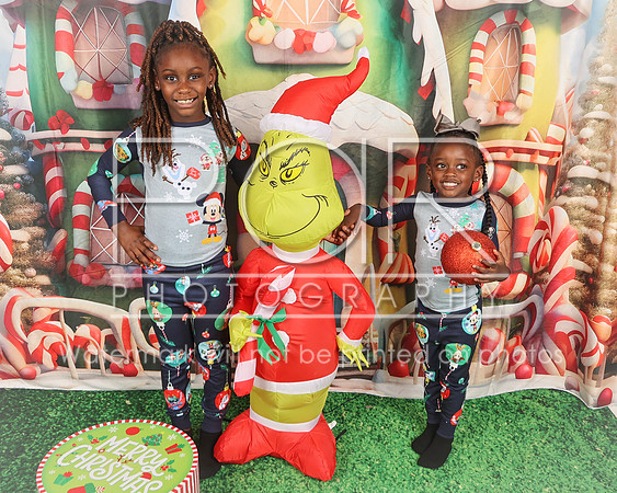 2024_Holiday_Alisa_Hughes-6