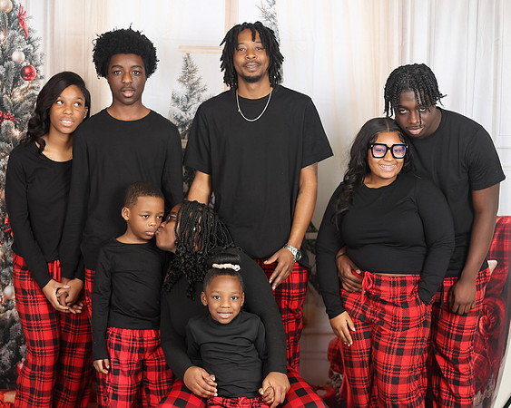 2024_Christmas_Alisha-29
