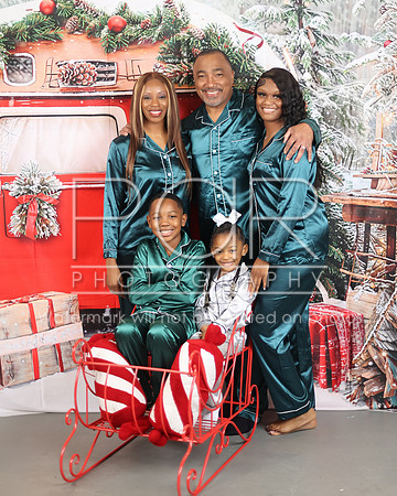 2024_Christmas_Latorica-32