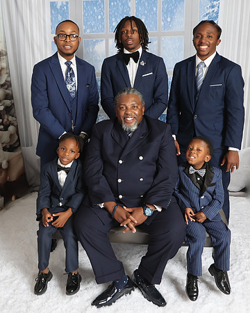 2024_Christmas_MitchellFamily-14