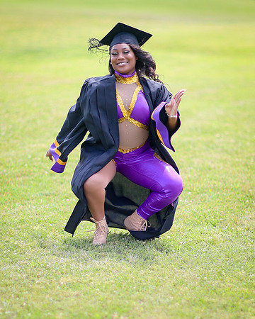 2025_Grad_Maddy-81