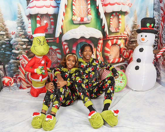 2024_Christmas_SamB-4