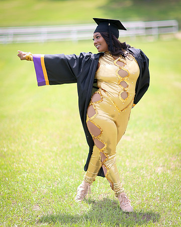 2025_Grad_Maddy-60