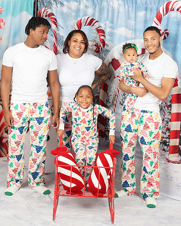 2024_Christmas_Sarah-19