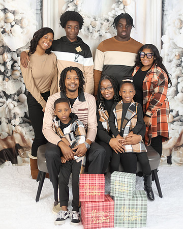 2024_Christmas_Alisha-2