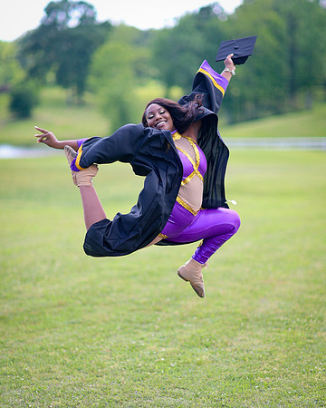 2025_Grad_Maddy-93