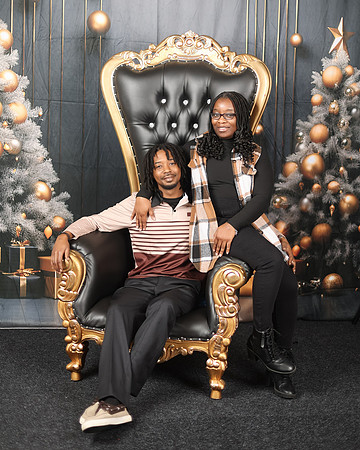 2024_Christmas_Alisha-16
