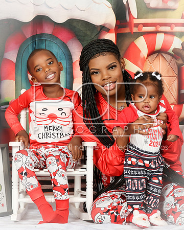 2024_Christmas_Brandi-23