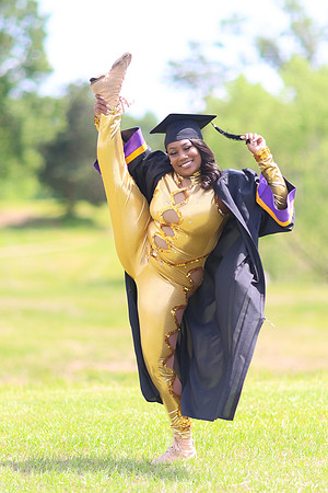 2025_Grad_Maddy-64