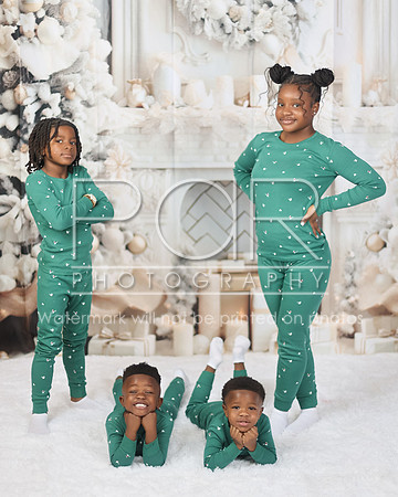 2024_Christmas_Aykia-12