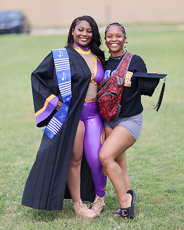 2025_Grad_Maddy-98