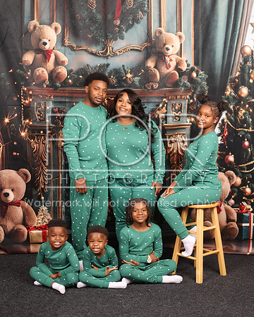 2024_Christmas_Aykia-1
