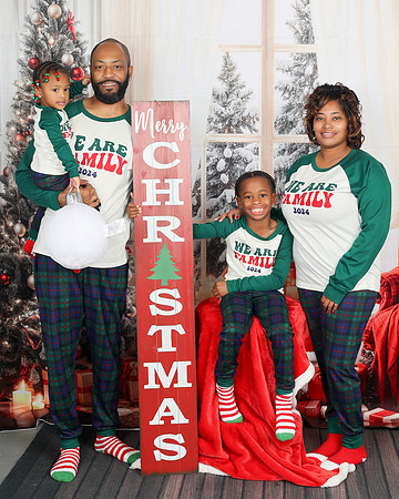 2024_Christmas_Angeline-18