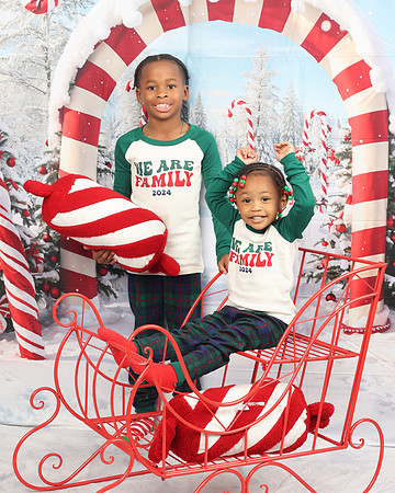 2024_Christmas_Angeline-8