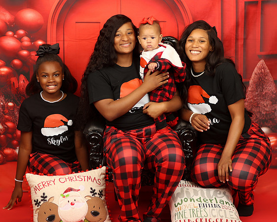 2024_Christmas_RussellFamily-11