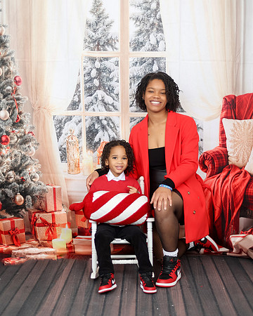 2024_Christmas_Cynthia-5