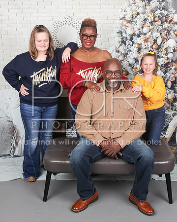 2022_Christmas_LStewart-3