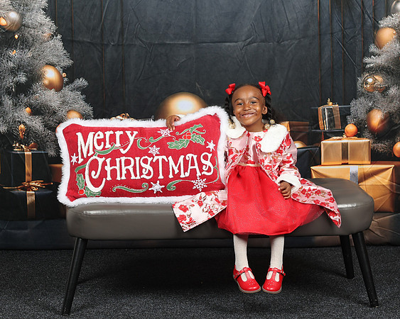 2024_Christmas_Victoria-3