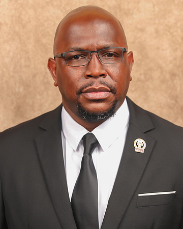 2025_Headshots_CoreyTurner-5