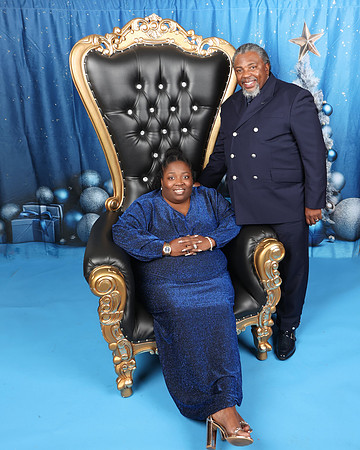 2024_Christmas_MitchellFamily-19