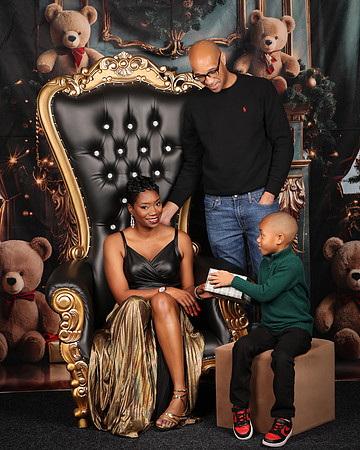 2024_Christmas_Griffins-21