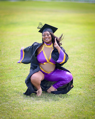 2025_Grad_Maddy-82