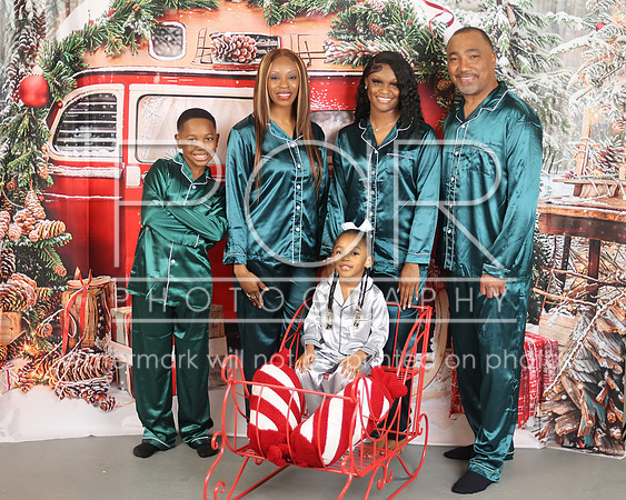 2024_Christmas_Latorica-31