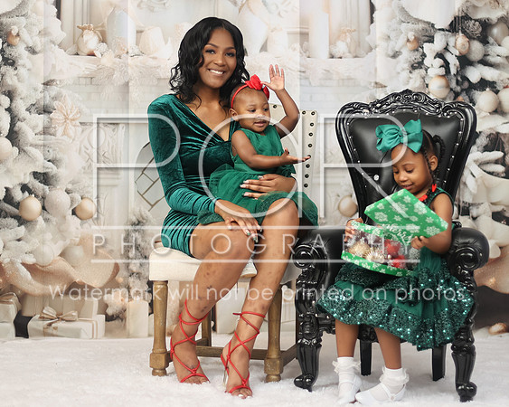 2024_Christmas_Amber-3