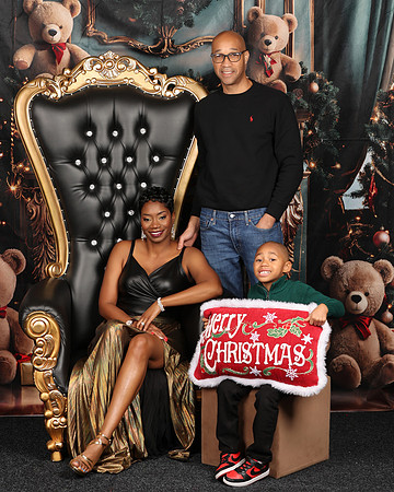 2024_Christmas_Griffins-25