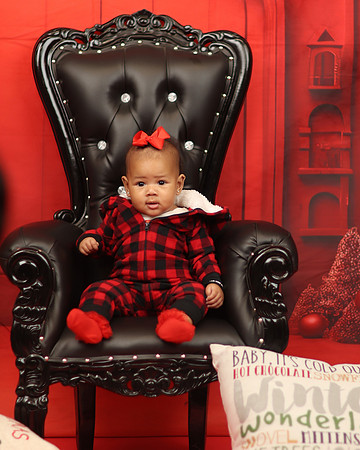 2024_Christmas_RussellFamily-1