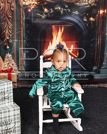 2024_Christmas_Mercedes Thomas-9