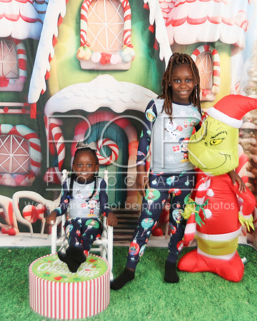 2024_Holiday_Alisa_Hughes-1