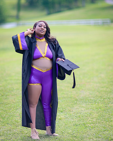 2025_Grad_Maddy-92