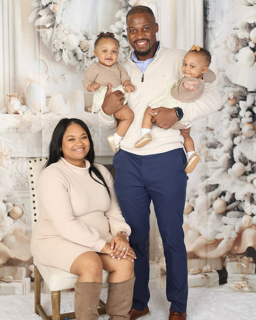 2024_Christmas_Barnes Family-9