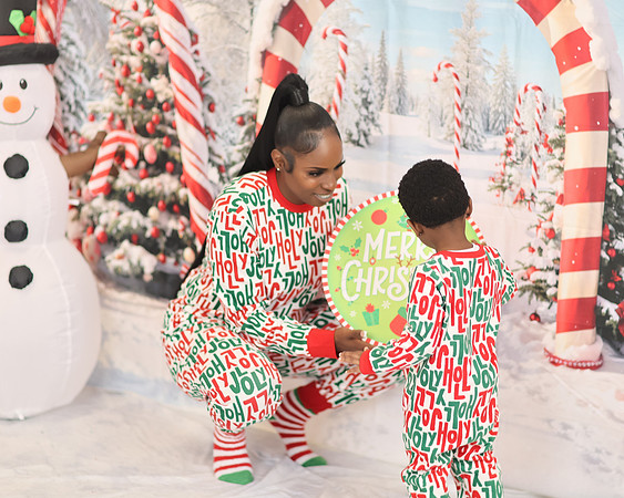 2024_Christmas_Keundra-19