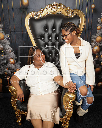 2024_Holiday_D_Kyles-15