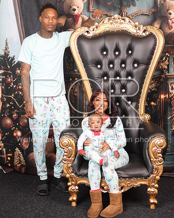 2024_Christmas_Aundriana-5