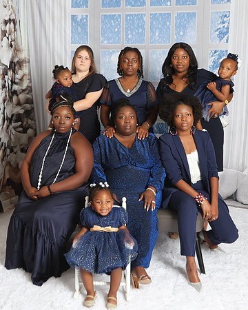 2024_Christmas_MitchellFamily-7