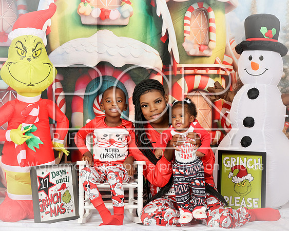 2024_Christmas_Brandi-21